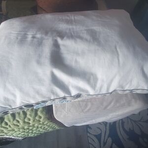 Signature Soft White Pillow